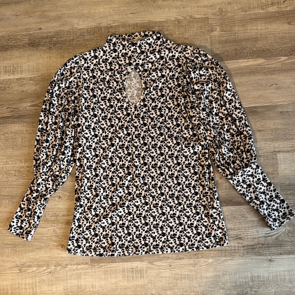 Black and White Puff Sleeve Blouse with Mandarin Collar